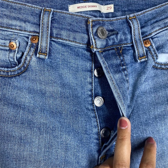 Levis Wedgie Skinny Medium Wash Distressed Jeans - Picture 8 of 8